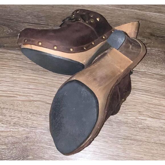 Volatile Women's Heeled Clogs - Picture 12 of 16